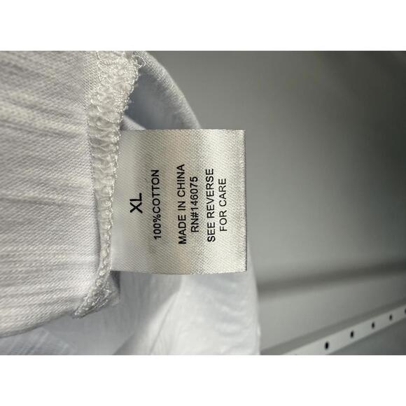 NWT Six/Fifty Women’s White V-Neck T-Shirt Blue Ombre Hem Short Sleeve Size XL - Picture 6 of 6